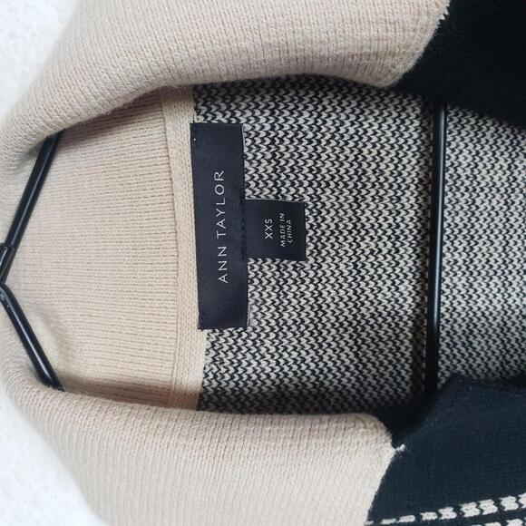 Ann Taylor Women's Sz 2XS Plaid Color Block Knit Buttoned Cardigan(1800) - Picture 7 of 8